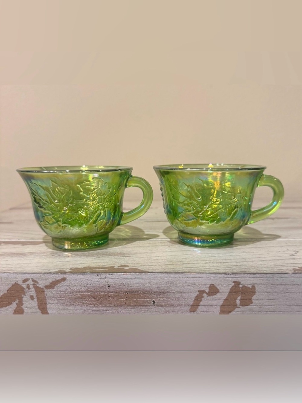 Vintage Indiana Glass Harvest Grape Lime Green Carnival Iridescent Tea Mug Set 2